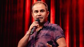 Juan Pablo Flores no logró conquistar al público del Festival de Las Condes Juan Pablo Flores no logró conquistar al público del Festival de Las Condes