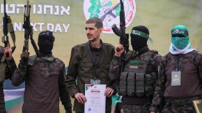 Hamás libera a tres rehenes israelíes tras 16 meses de cautiverio en Gaza Hamás libera a tres rehenes israelíes tras 16 meses de cautiverio en Gaza