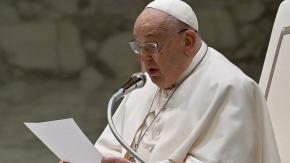 "A pesar de la leve mejoría...": El Vaticano actualizó estado de salud del papa Francisco "A pesar de la leve mejoría...": El Vaticano actualizó estado de salud del papa Francisco