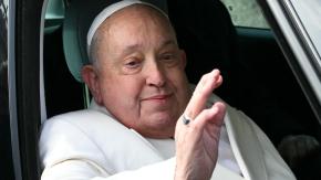 Papa Francisco envía mensaje desde hospital en Roma: "Les pido que recen por mí" Papa Francisco envía mensaje desde hospital en Roma: "Les pido que recen por mí"