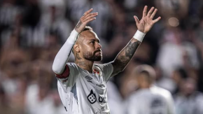 Las duras críticas de Neymar al fútbol moderno por el césped sintético: "Es absurdo..." Las duras críticas de Neymar al fútbol moderno por el césped sintético: "Es absurdo..."