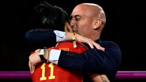 Luis Rubiales es condenado con insólita multa por polémico beso a Jenni Hermoso