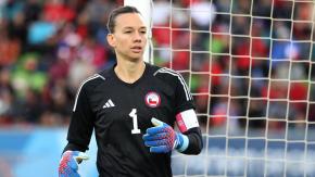 Luis Mena se compromete a conversar con Tiane Endler de su regreso a la Roja Femenina