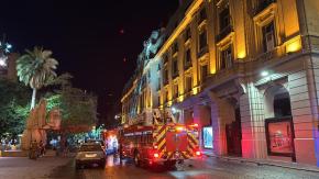 Reportan incendio en Portal Fernández Concha en Santiago Reportan incendio en Portal Fernández Concha en Santiago