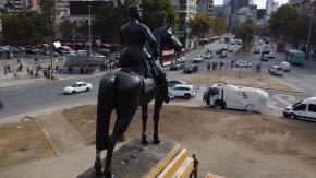 Monumentos Nacionales aclara que reubicación de estatua de Baquedano no está definida Monumentos Nacionales aclara que reubicación de estatua de Baquedano no está definida