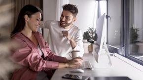 Los chilenos y el amor de oficina: El 60% confiesa haberse enamorado en su puesto laboral Los chilenos y el amor de oficina: El 60% confiesa haberse enamorado en su puesto laboral