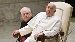 Vaticano informa que el papa Francisco "durmió toda la noche" tras recaída Vaticano informa que el papa Francisco "durmió toda la noche" tras recaída
