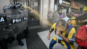 Las imágenes de los incidentes en marcha de los jubilados en Buenos Aires: se sumaron barras de fútbol Las imágenes de los incidentes en marcha de los jubilados en Buenos Aires: se sumaron barras de fútbol