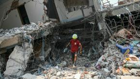 Un sobreviviente relata el trágico derrumbe de un edifico en obras en Bangkok Un sobreviviente relata el trágico derrumbe de un edifico en obras en Bangkok