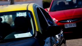 Taxista fue detenido tras golpear a pasajera que viajaba con guagua recién nacida en el centro de Santiago Taxista fue detenido tras golpear a pasajera que viajaba con guagua recién nacida en el centro de Santiago