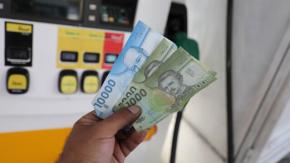¿Cuándo y cuánto bajará la bencina?: Ministro Marcel anticipa fuerte caída en el precio de los combustibles