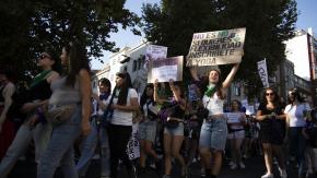 Marcha 8M 2025: Carabineros anuncia cortes y desvíos de tránsito en Santiago para este sábado