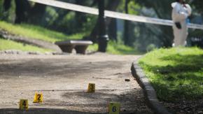 Encuentran muertos a miembros de una familia en Santiago y Vitacura: investigan parricidio Encuentran muertos a miembros de una familia en Santiago y Vitacura: investigan parricidio