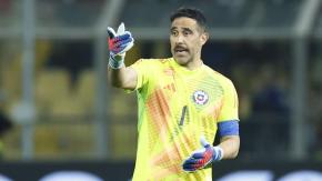 La UC responde por supuesto ofrecimiento de Claudio Bravo para reemplazar a Thomas Gillier La UC responde por supuesto ofrecimiento de Claudio Bravo para reemplazar a Thomas Gillier