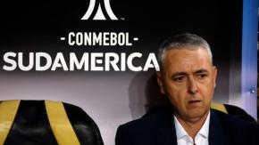 Tiago Nunes en el foco de las críticas por declaraciones tras eliminación de la UC de Sudamericana Tiago Nunes en el foco de las críticas por declaraciones tras eliminación de la UC de Sudamericana