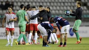 La UC sufre agónica derrota ante Unión La Calera y Tiago Nunes pende de un hilo