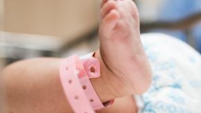 Lesiones que presenta son de distinta data: lo que se sabe sobre niño de un año que permanece con riesgo vital