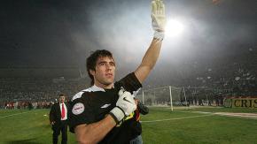 Claudio Bravo confirma que estará presente en el centenario de Colo Colo: "Agradecido por la invitación" Claudio Bravo confirma que estará presente en el centenario de Colo Colo: "Agradecido por la invitación"