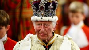 Rey Carlos III ingresó al hospital por efectos secundarios del tratamiento contra el cáncer Rey Carlos III ingresó al hospital por efectos secundarios del tratamiento contra el cáncer