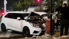 Hombre le pidió auto a la polola para ir a fiesta, pero terminó chocándolo tras persecución policial en San Miguel
