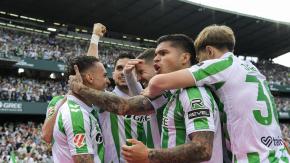 ¡Sonríe el 'Ingeniero'! Real Betis de Pellegrini goleó al Valladolid y se metió en puestos de Champions ¡Sonríe el 'Ingeniero'! Real Betis de Pellegrini goleó al Valladolid y se metió en puestos de Champions