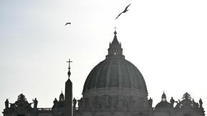 Concilio Cadavérico: La macabra historia del Papa que desenterró el cuerpo de su antecesor para enjuiciarlo y lanzarlo al río Concilio Cadavérico: La macabra historia del Papa que desenterró el cuerpo de su antecesor para enjuiciarlo y lanzarlo al río