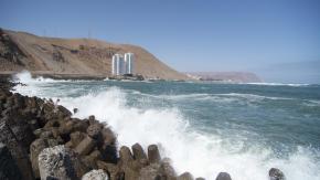 Armada emitió aviso de marejadas para gran parte de la costa de Chile: Las zonas donde se espera fuerte oleaje