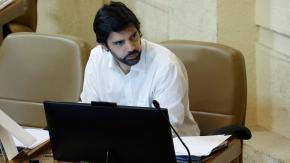 "Ir a la feria a comprar frutas": Testigo detalla las tareas que pagaba con platas del Congreso el diputado Joaquín Lavín "Ir a la feria a comprar frutas": Testigo detalla las tareas que pagaba con platas del Congreso el diputado Joaquín Lavín