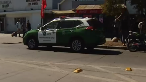 Delincuentes ingresan armados a jardín infantil para robar a pareja: Habían recién salido de un banco Delincuentes ingresan armados a jardín infantil para robar a pareja: Habían recién salido de un banco