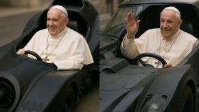 Periodista se hace viral al asegurar que el Papa Francisco se despidió en el "batimóvil": se llenó de memes