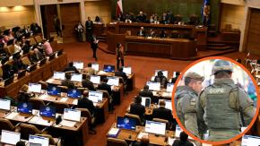 Reglas del Uso de la Fuerza pasa a Cámara: PC y FA piden al Gobierno vetarla y PS cuestiona presiones al Ejecutivo Reglas del Uso de la Fuerza pasa a Cámara: PC y FA piden al Gobierno vetarla y PS cuestiona presiones al Ejecutivo
