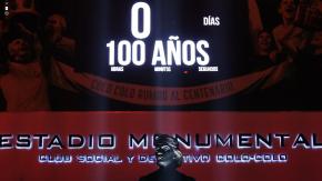 Colo Colo conmemora la llegada de su centenario a las afueras del Estadio Monumental 