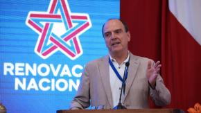 Monckeberg y escenario de primarias: "En el oficialismo está Bielsa, pareciera que en Chile Vamos está Gareca" Monckeberg y escenario de primarias: "En el oficialismo está Bielsa, pareciera que en Chile Vamos está Gareca"