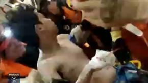 Milagroso rescate en Myanmar: Hombre sobrevivió 100 horas bajo escombros de hotel