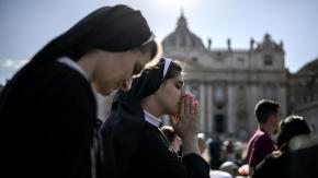 Monja denuncia que fue expulsada de la Iglesia por su imagen personal: Le habrían dicho que era "demasiado atractiva"