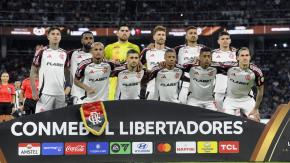Su auto recibió cuatro disparos: Jugador de Flamengo sufre violento ataque tras volver a Brasil Su auto recibió cuatro disparos: Jugador de Flamengo sufre violento ataque tras volver a Brasil