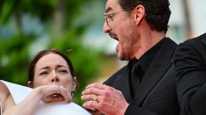 Hilarante momento en Cannes: Pedro Pascal debió proteger de una abeja a Emma Stone