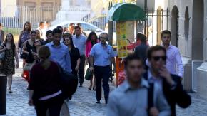 Imacec: actividad económica vuelve a crecer en marzo con una expansión que supera las expectativas