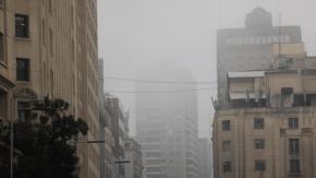 Neblina y baja la temperatura en Santiago: Pronóstico del tiempo para este martes 13 de mayo 