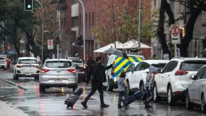 Lluvia regresa a Santiago: A esta hora se dará la mayor intensidad”