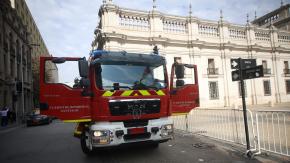 Reportan olor a gas en Santiago: Evacúan preventivamente La Moneda y edificios cercanos 