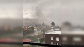 DMC emite ALARMA meteorológica ante desarrollo de tornados y trombas desde La Araucanía a Los Lagos DMC emite ALARMA meteorológica ante desarrollo de tornados y trombas desde La Araucanía a Los Lagos