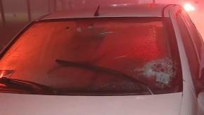 Hombre huyó de fiscalización, atropelló a carabinero y huyó: no tenía licencia de conducir