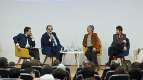 Candidatos oficialistas apuestan por diferenciación y distancia con La Moneda en primer debate pre-primarias Candidatos oficialistas apuestan por diferenciación y distancia con La Moneda en primer debate pre-primarias