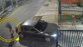 VIDEO: Intento de portonazo terminó con un ladrón menor de edad abatido por un carabinero VIDEO: Intento de portonazo terminó con un ladrón menor de edad abatido por un carabinero