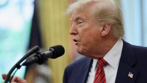 Trump ofrece vuelos gratis a migrantes para autodeportarse