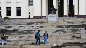 Histórico paro de universitarios en Cuba por el precio del internet Histórico paro de universitarios en Cuba por el precio del internet