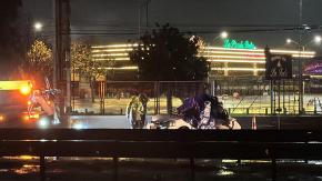 Fatal accidente en Quilicura: camión impacta a auto detenido y deja un fallecido y un herido