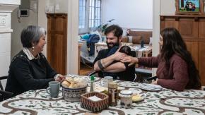 Presidente Boric muestra nuevas fotos de Violeta tras visita de Jeannette Jara: la candidata le llevó un regalo