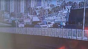 Grave accidente en Concepción: Una persona muere luego que bus se estrellara contra dos autos detenidos en ruta